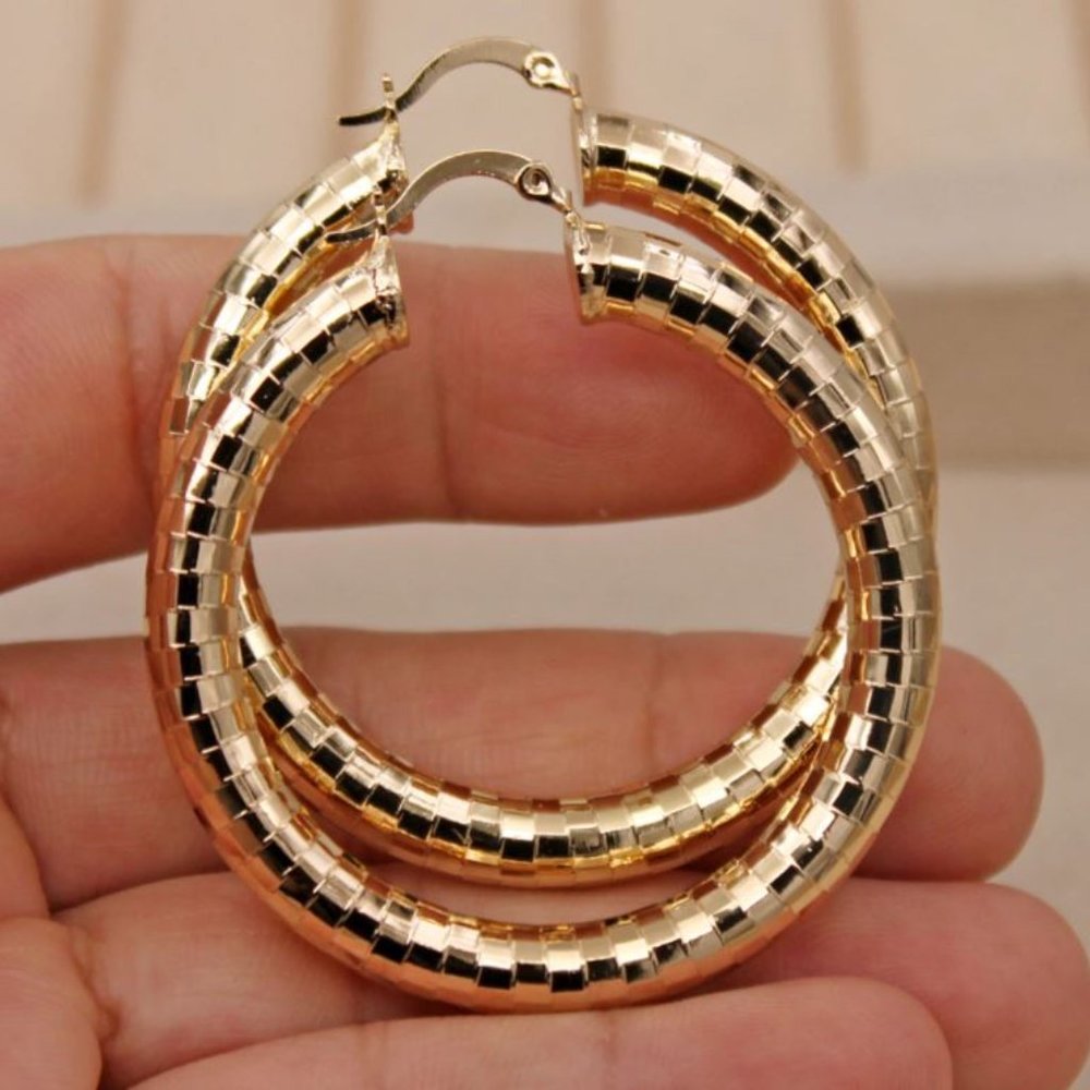 NEW 18K Gold Big Vintage Hoop Textured Drop Earrings 2 inch Hoops - Picture 5 of 7